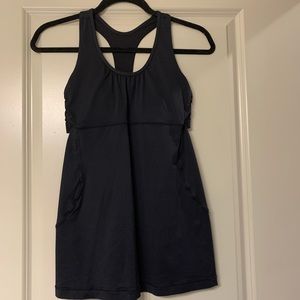 Black Lululemon tank